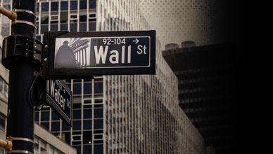 وول ستريت تفتتح يومها بين مكاسب التقنية وتباين عوائد السندات