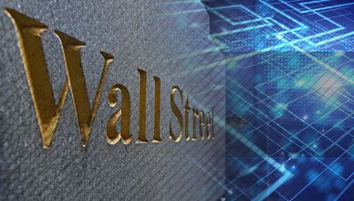 وول ستريت قرب قمم تاريخية.. تكنولوجيا تقود وتقلبات تضغط