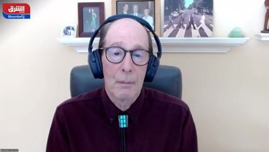 الذهب يلتقط أنفاسه بعد صعود حاد وسط حذر بالأسواق