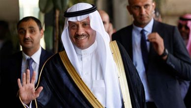 أول سفير سعودي في فلسطين يقدم أوراق اعتماده للرئيس عباس