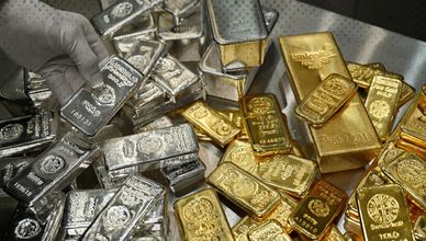 زيادة إنتاج فنزويلا تضغط على الخام.. والذهب والفضة يرتفعان