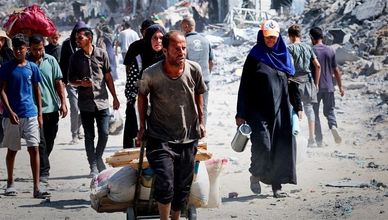 غزة.. آلاف الفلسطنيين يبدؤون البحث عن ذويهم المفقودين