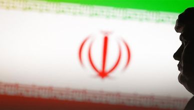 توتر جديد بين إيران وأميركا.. وتسلا تتراجع وسط قلق حول مستقبل ماسك