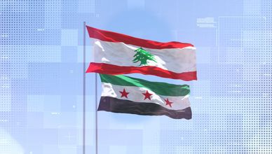 لاجئون سوريون يغادرون لبنان إلى ريف درعا تحت دوي القصف