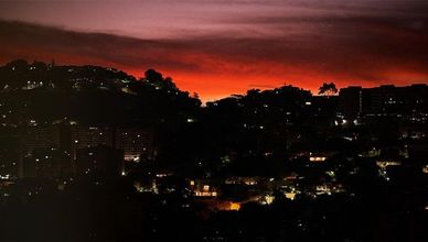 مادورو يعلن حالة الطوارئ في فنزويلا.. و"درع الوطن" تسيطر على حضرموت وسيئون