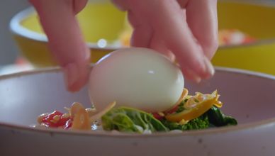 بيغل بالعسل وسلمون مدخن