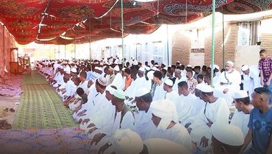 صلاة العيد في ودنوباى.. أمل بين أنقاض الحرب