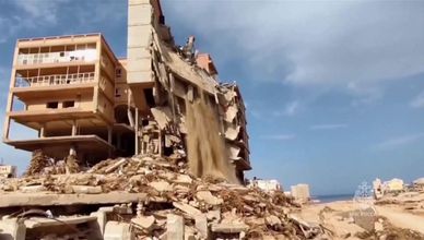 الكلمة الأولى.. فرق الإنقاذ تنتشل مزيدًا من الجثث في درنة
