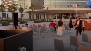 افتتاح أول فنادق "وارنر براذرز" في العالم ‏