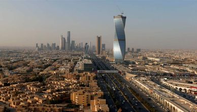 الفراج: سندات "أرامكو" من أجل تعزيز السيولة وتغطية أعمال وتوسعات الشركة