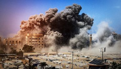 قصف إسرائيلي في غزة.. ولبنان يناقش السلاح