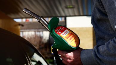 أسعار الوقود تقفز.. حرب إيران تضغط على جيوب الأميركيين