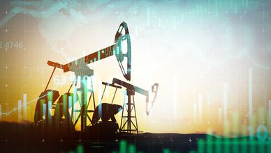 أسعار النفط تسجل أول مكاسب أسبوعية.. وسهم عذيب للاتصالات يقفز بأكثر من 8%