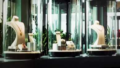 مجوهرات وسيارات وساعات.. أبوظبي تحتضن أحد أضخم عروض الاقتناء