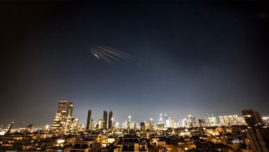 ترمب: سنختار المرشد الجديد في إيران.. وصفارات الإنذار تدوي في إسرائيل