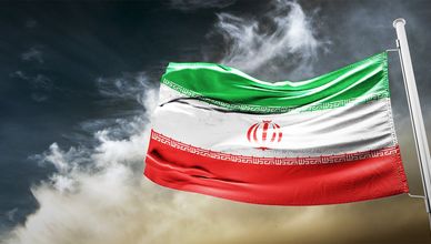 احتجاجات إيران تتسع.. وتصعيد بين الجيش السوري و"قسد" شرق حلب