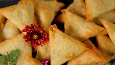 بريوات.. مقبلات مغربية باللحم والبيض