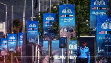 تصاعد التوتر في هرمز ومفاوضات في إسلام آباد وسط ترقب إقليمي واسع