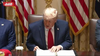 ترمب يتحدث عن مكاسب البورصة.. ويرفض تخفيف عقوبات إيران