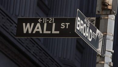طلبات إعانة البطالة الأميركية المستمرة تقفز لأعلى مستوياتها في عامين