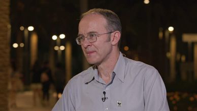 د. ستيفن كورنيليوس: الوقود الأحفوري السبب الرئيسي لمشاكل المناخ