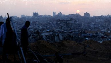 مشروع أميركي لإدارة قطاع غزة.. وأزمة الإغلاق الحكومي تتواصل