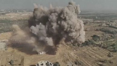 مراسل الشرق: غارتان داميتان في شارع الثلاثيني بمنطقة الصبرة تخلفان 40 ضحية في غزة