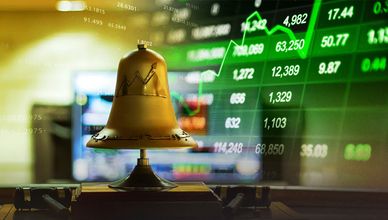 مؤشرات البورصة المصرية تغلق باللون الأخضر.. و"EGX30" يخترق 51 ألف نقطة