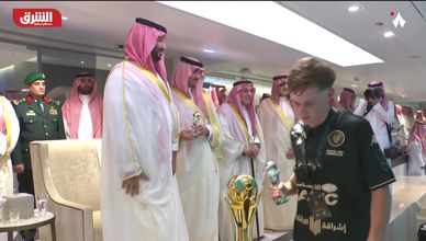 ولي العهد السعودي يتوج الهلال بطلا لكأس خادم الحرمين
