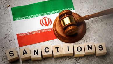 الترويكا الأوروبية تضغط بالعقوبات على إيران.. والعالم يترقب قمة ألاسكا