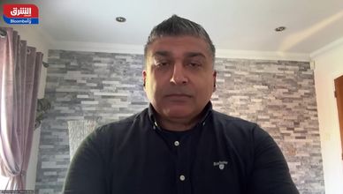 الدولار يترنح بين الدين والتضخم.. واليورو والين يربحان