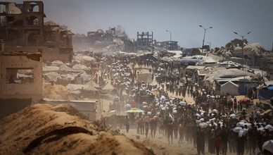 مبعوث أميركا في غزة وسط قصف وجوع.. والفيدرالي في مرمى ترمب