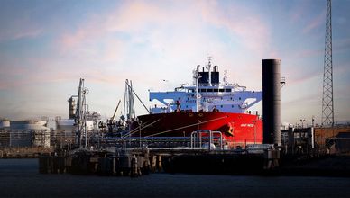 ترمب يؤجل الحسم مع إيران.. وواشنطن تشدد الخناق على فنزويلا