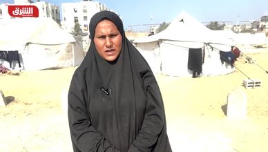 خان يونس بين الموت والحياة.. نازحون يحتمون بشواهد القبور