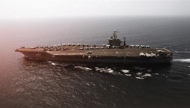 حاملة الطائرات USS CARL VINSON.. قبة نارية أميركية تجوب البحار