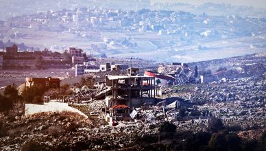 لبنان تحت القصف الإسرائيلي.. والملاحة في مضيق هرمز "شبه متوقفة"