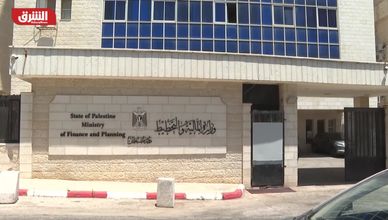 إغلاق المدارس بالضفة يتسع مع احتجاز إسرائيل للإيرادات