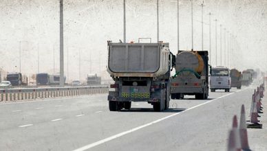 تعز تفتح طريق هيج العبد أمام الشاحنات في رمضان