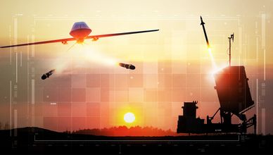 "الدفاع السعودية" تتصدى لمسيرات إيرانية.. والحوثيون يقصفون جنوب إسرائيل