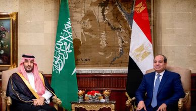 ولي العهد السعودي في القاهرة لبحث ملفات المنطقة.. وإيران ترفض التفاوض مع واشنطن