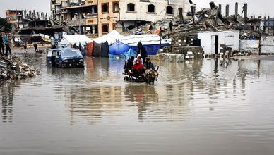 20 وفاة في غزة بسبب المنخفض الجوي.. وقمة برلين تبحث وقف حرب أوكرانيا