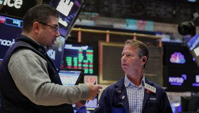 وول ستريت تترقب بيانات التضخم.. وباراماونت ترفض عرض الاستحواذ