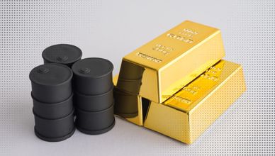 خسائر شهرية للنفط بـ20%.. والذهب يستقر فوق 4500 دولار للأونصة