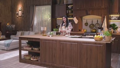 كينوا بالفراولة وستيك بالأفوكادو