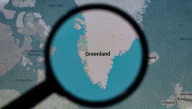 جرينلاند توحد الموقف الأوروبي.. وأزمة نزوح كبرى بالسودان