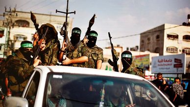 اتفاق لنزع سلاح غزة.. وتحالف بحري برعاية السعودية لحماية الملاحة في المنطقة