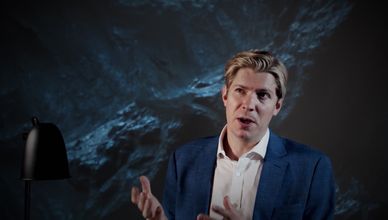 أسرار من تحت الرماد