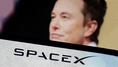 SpaceX تقود سباق الفضاء بقيمة سوقية قياسية وخطط مستقبلية