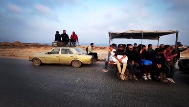 معاناة أبناء غزة مع ارتفاع أسعار المواصلات ونقص السيارات