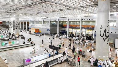 الحرب وتعطل شركات الطيران.. كيف أنقذت مطارات السعودية الموقف؟